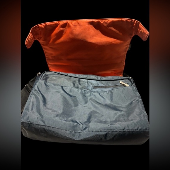 Targus Blue And Orange Messenger Bag For Men, Laptop Crossbody, Adjustable Strap - Picture 3 of 9